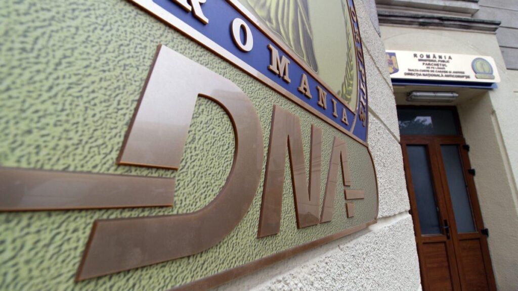Avocat din Olt și un complice, reținuți de DNA după ce ar fi cerut zeci de mii de euro