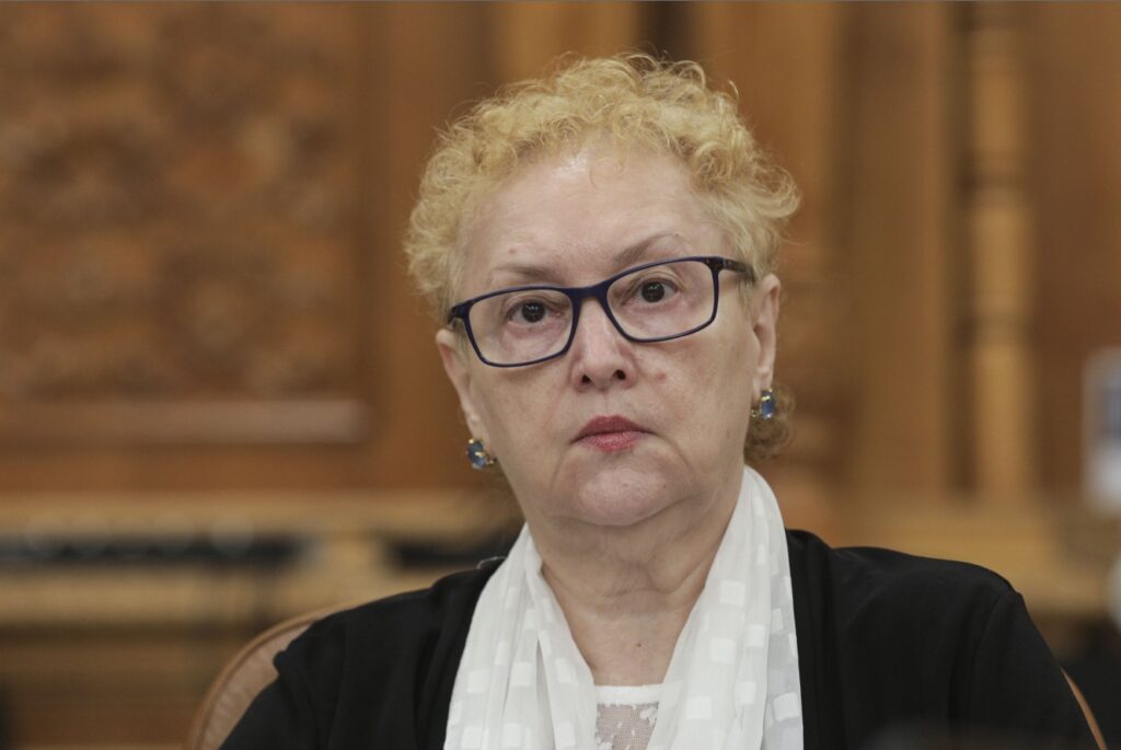 Avocatul Poporului apără statul în disputa privind pensiile private și neagă dreptul de proprietate al românilor asupra acestor bani