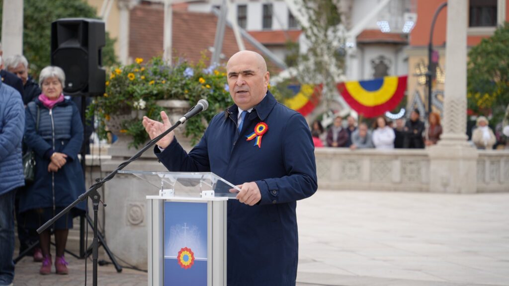 Bolojan acuză lașitatea și hoția din interiorul României