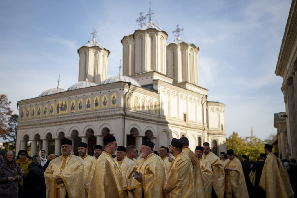 Calendarul ortodox din octombrie îi cinstește pe sfinții români și aduce trei praznice mari