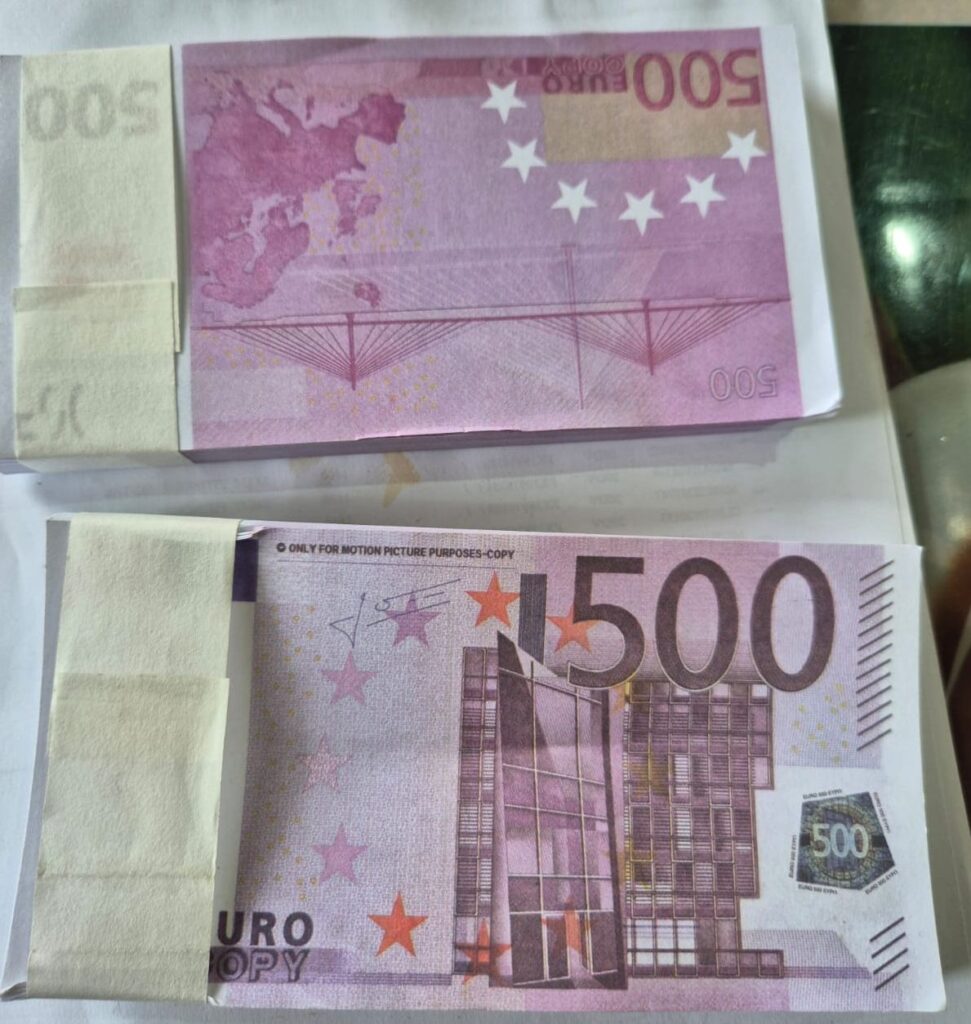 Captura-record de „bancnote falsificate” din Portul Constanța, marcată „bani de recuzită”. Poliția Română zice că n-a fost o gafă