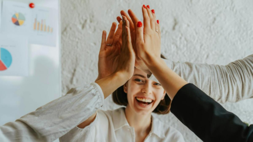 Care sunt companiile pe buzele generației Z și în care merită investit?
