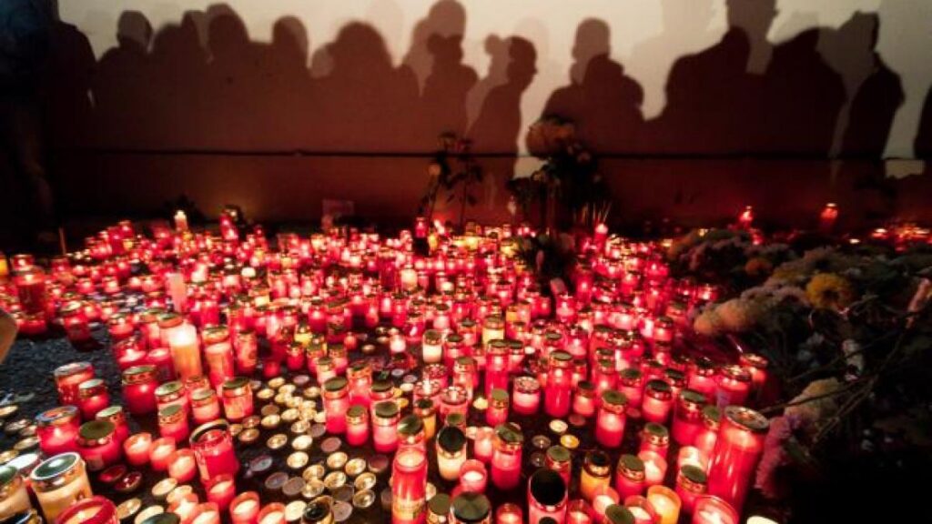 Ce a făcut România după un deceniu de la tragedia din „Clubul Morții” Ce a făcut România după un deceniu de la tragedia din „Clubul Morții”