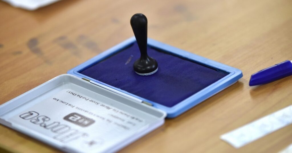 Ce spun românii despre alegerile din 7 decembrie. Către cine se duce votul bucureștenilor – Dezbatere online Ce spun românii despre alegerile din 7 decembrie. Către cine se duce votul bucureștenilor - Dezbatere online