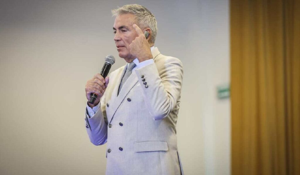 Ce spune Dragoş Anastasiu, după ce Oana Gheorghiu a preluat postul pe care l-a deţinut Reacția lui Dragoş Anastasiu, după ce Oana Gheorghiu a preluat postul pe care l-a deţinut