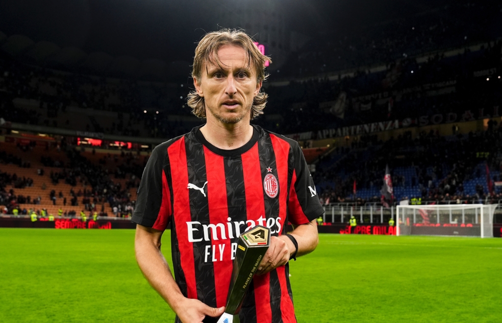 Chivu poate trece pe primul loc după surpriza serii în Serie A Chivu poate trece pe primul loc după surpriza serii în Serie A