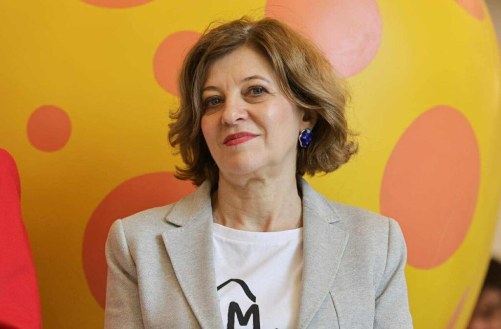 Cine e și cu ce se ocupă Corneliu State, partenerul Oanei Gheorghiu. Au împreună un băiat, care studiază în străinătate Cine e și cu ce se ocupă Corneliu State, partenerul Oanei Gheorghiu. Nu sunt căsătoriți, dar au împreună un băiat