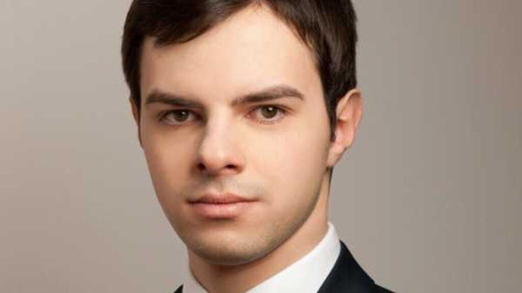 Alexandru Ciurea are 37 de ani