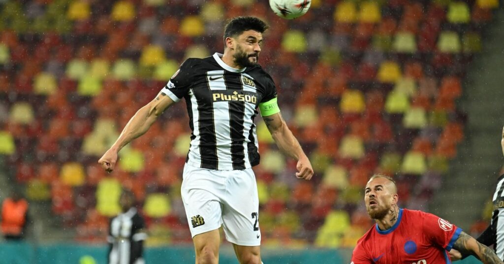 Ciuca bătăilor în FCSB-Young Boys. Străinii au pus tunurile pe fundașul campioanei: „Monteiro își bate joc de el/Face orice, dar nu apără”