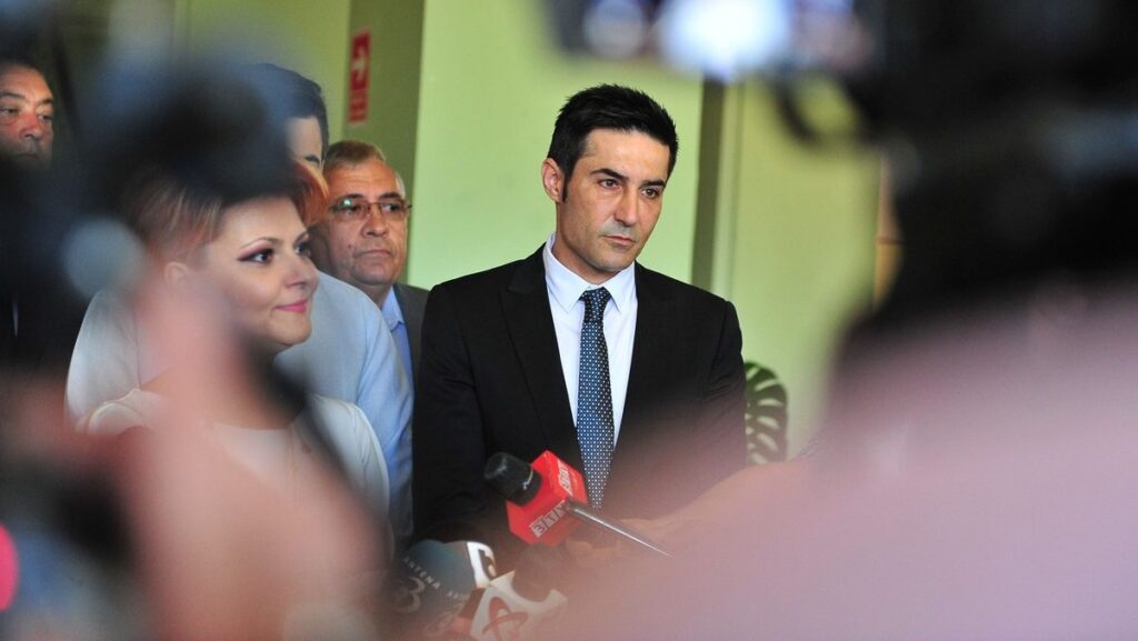 Claudiu Manda este soțul Liei Olguța Vasilescu, primarul din Craiova și unul dintre cei mai influenți oameni din PSD