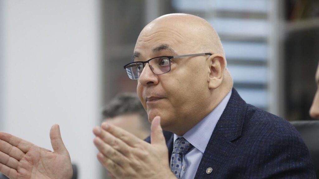 Compania a sigilat, și-a făcut treaba. Dacă cineva a desigilat ulterior, trebuie clarificat