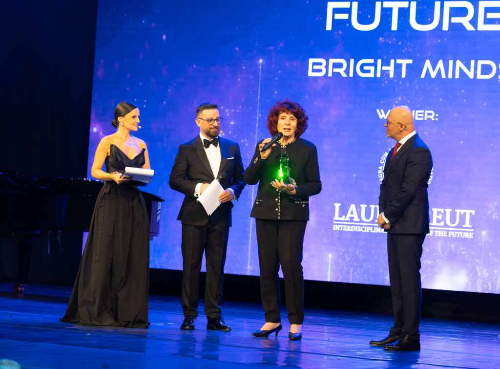 Complexul Educațional Laude-Reut, distins cu premiul Bright Minds Award la Gala RO 3.0 – Winners for the Future 2025 Complexul Educațional Laude-Reut, distins cu premiul Bright Minds Award la Gala RO 3.0 - Winners for the Future 2025