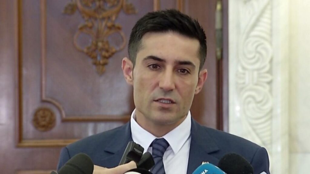 Credem în muncă, familie, tradiții, solidaritate și respect