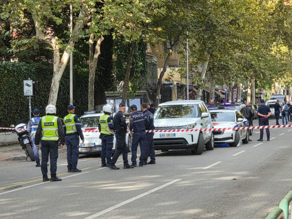 Judecător împușcat în timpul procesului, la Tirana. Suspectul a fost arestat