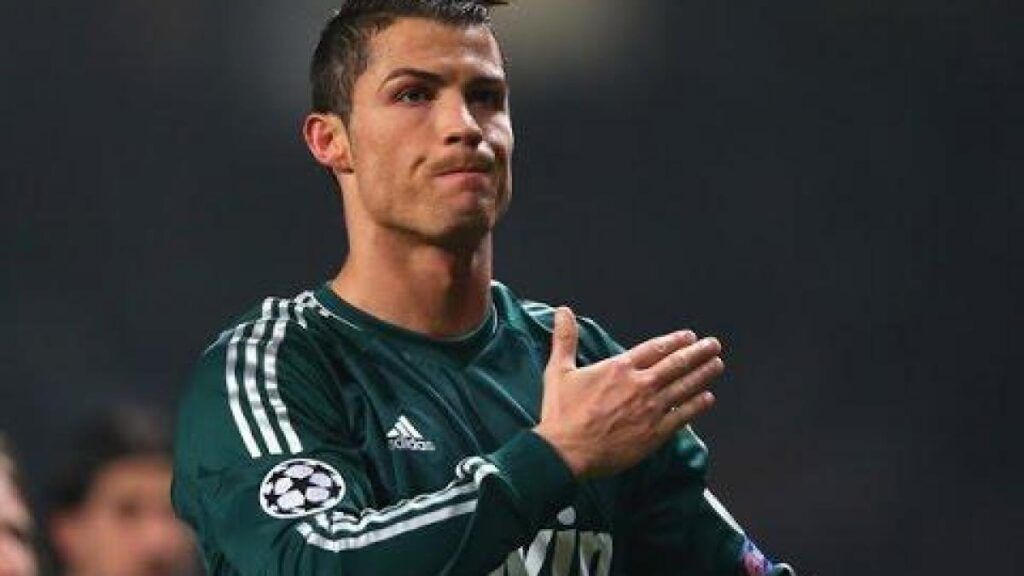 Cristiano Ronaldo devine primul miliardar din fotbal