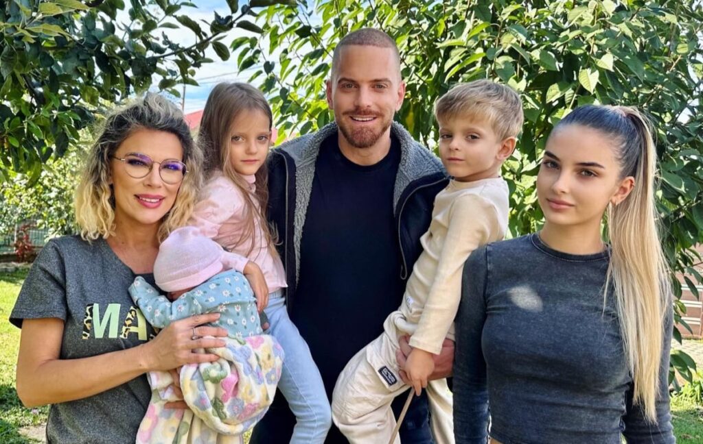 Cum se descurcă Alina Laufer cu patru copii: „Sunt cea mai tare mămică, nu îți dai seama că am născut acum trei săptămâni”