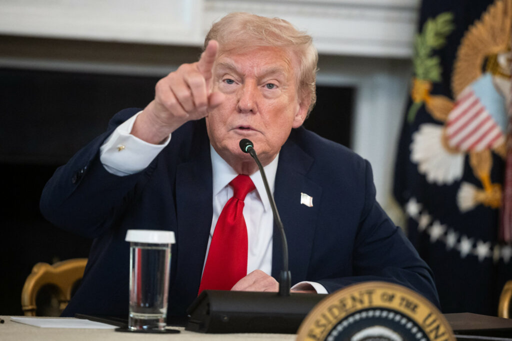 De ce Hamas a riscat renunțând la ostaticii din Gaza / Trump, de la „rasist” la garant al păcii