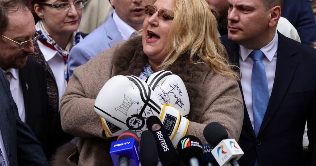 Diana Șoșoacă îl critică pe Călin Georgescu: „Nu ți-e rușine să-ți bați joc de oamenii care te-au votat și te-au ajutat?”