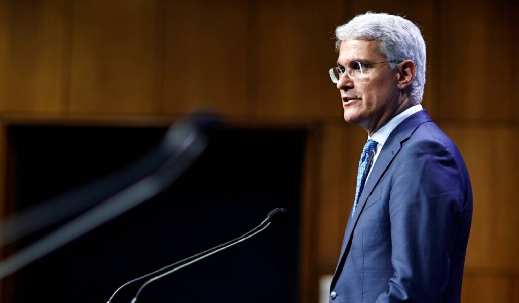 Drago Pîslaru și-a postat diplomele pe Facebook, la o zi după Ilie Bolojan. Motivul pentru care a făcut acest gest Dragoș Pîslaru și-a postat și el diplomele pe Facebook, pe modelul Ilie Bolojan: „Pentru a înlătura suspiciunile”