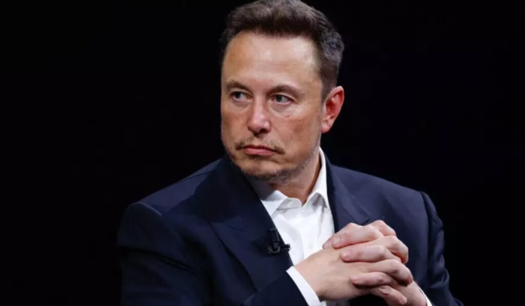 Elon Musk și-a lansat propria Wikipedia cu AI pe care a numit-o Grokipedia. Platforma îl descrie pe antreprenor ca un „vizionar inovator” Elon Musk îmbrăcat în sacou negru și cămașă albă