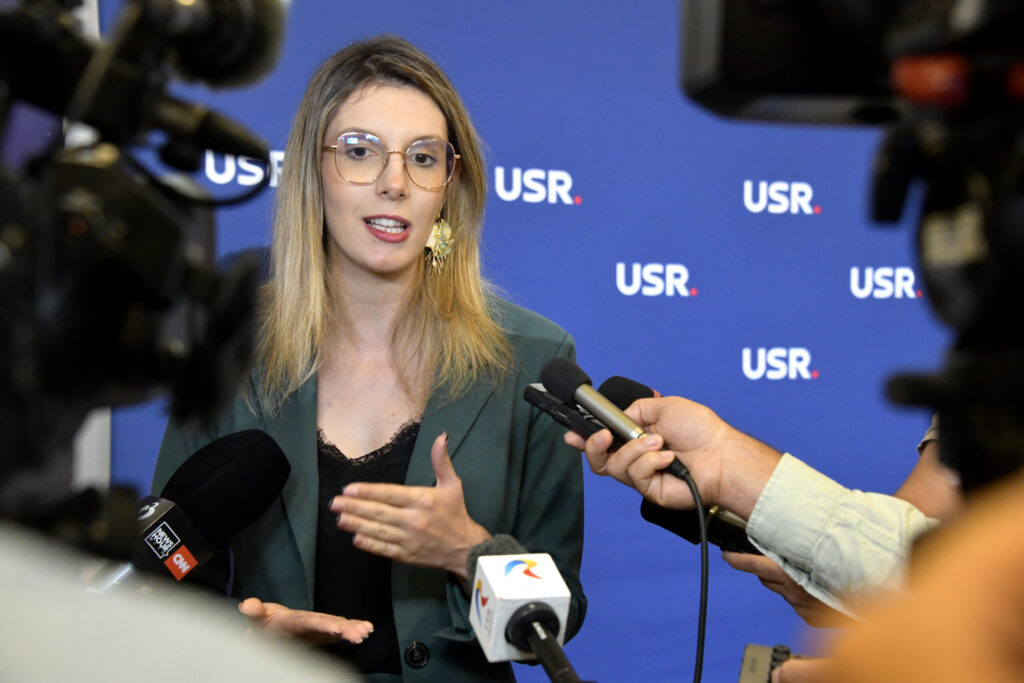 Este o poveste mincinoasă. Nu există nici măcar un singur blocaj