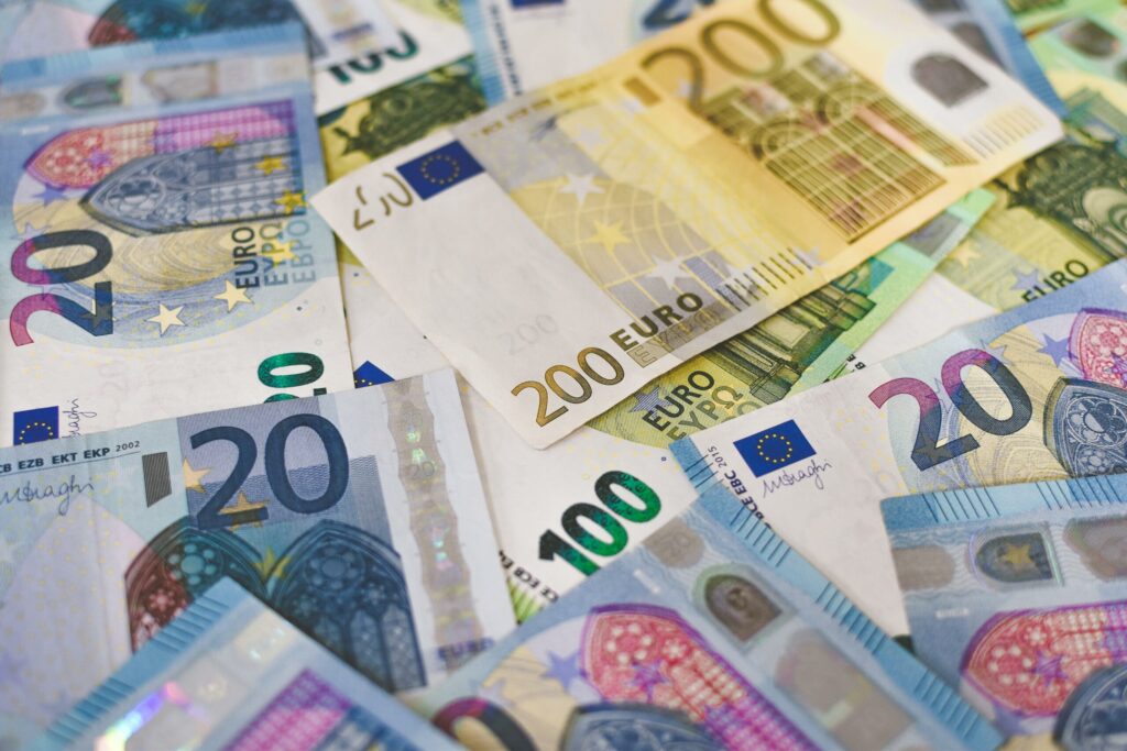 Europa dă semne de redresare economică. Franța rămâne în urmă