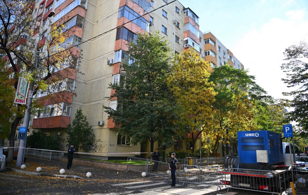 Explozia din Rahova: Peste 200 de locuințe nu au gaze pentru că sunt pierderi pe instalații. Recomandările Distrigaz și programul pentru duminică Explozia din Rahova: Peste 200 de locuințe nu au gaze pentru că sunt pierderi pe instalații. Recomandările Distrigaz și programul pentru duminică