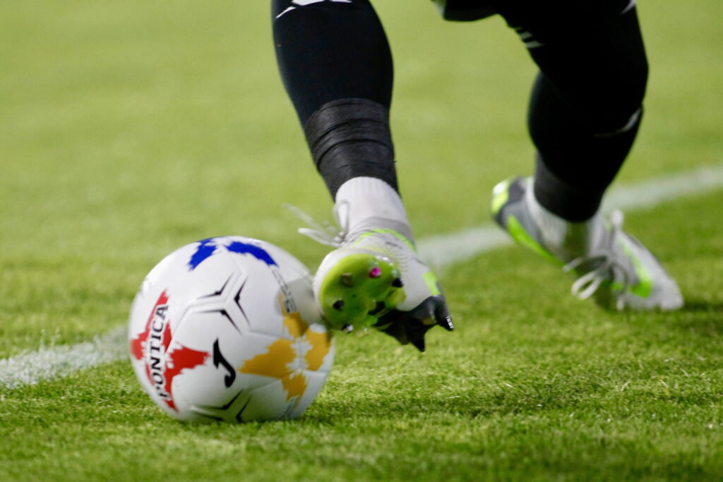 FC Botoşani trece de U Cluj şi îşi consolidează poziţia de lider în Superliga de fotbal