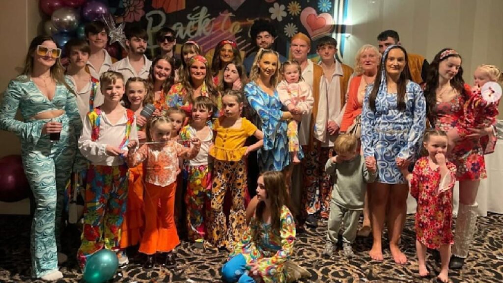 Cât a plătit familia cu 22 de copii și 11 nepoți pentru o vacanță la Disney World: „Cei mici au fost amendați din cauză că au lipsit de la școală”