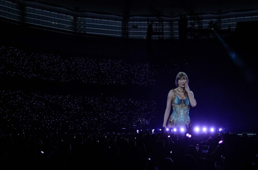Fanii lui Taylor Swift cer clarificări după ce suspectează folosirea AI-ului în noile promo-uri