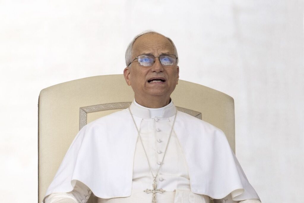 Papa Leon al XIV-lea vorbește în Piața Sfântul Petru în timpul audienței generale săptămânale de la Vatican, 24 septembrie 2025