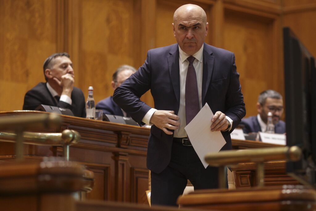Guvernul Bolojan, dat în judecată pentru că a refuzat să spună ce ajutoare militare au fost acordate Ucrainei