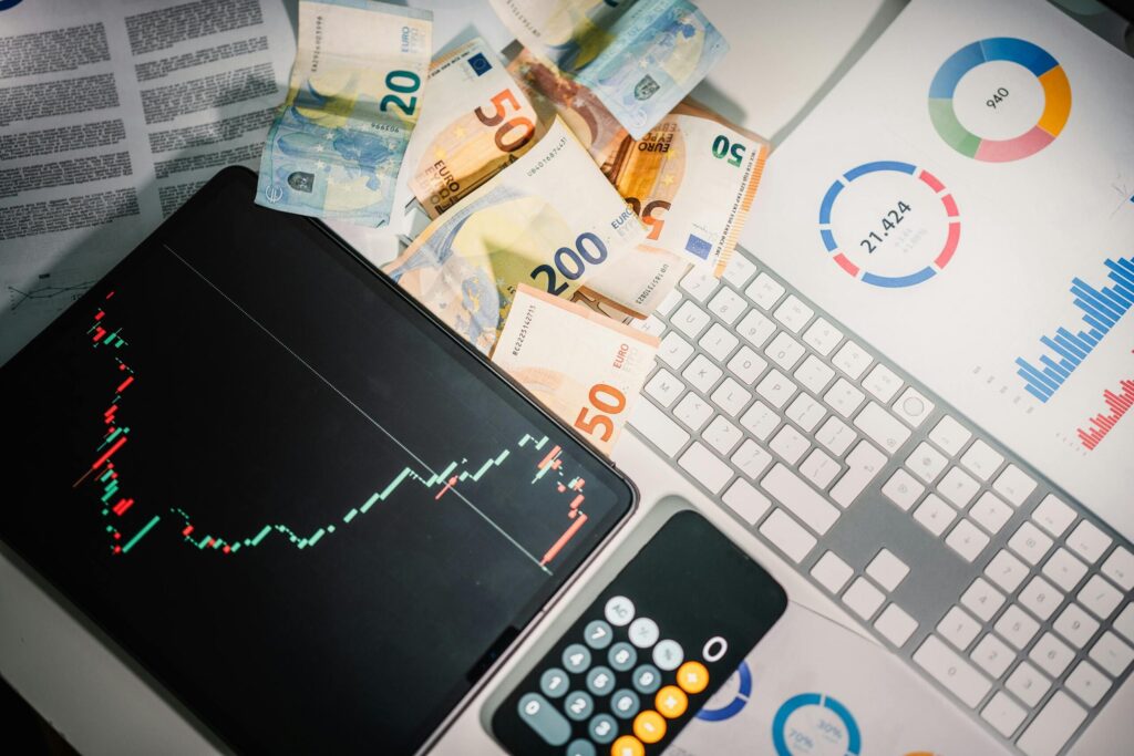 Guvernul nu mai finanțează investiții noi până la 1 ianuarie 2027: Vor fi oprite proiectele pentru săli de sport, așezăminte culturale și canalizare