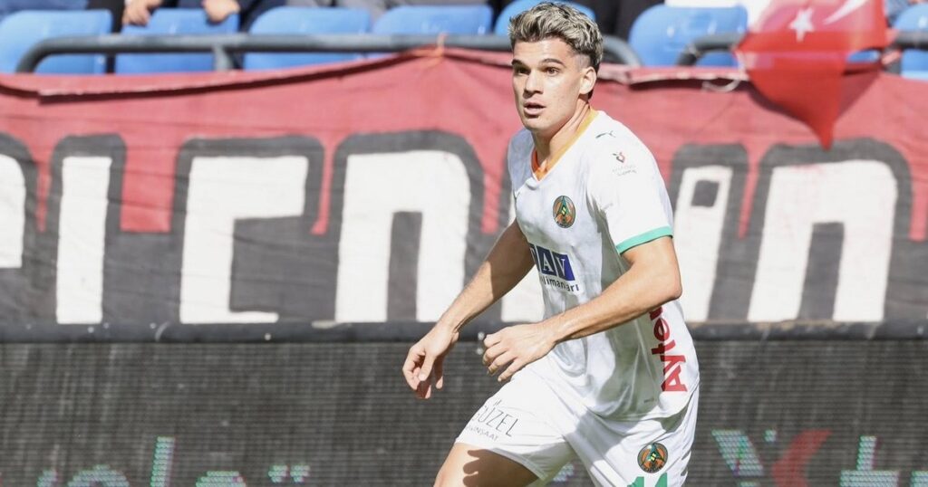 Ianis Hagi, fabulos pe teren. Pasă decisivă și gol înscris pentru Alanyaspor: „A marcat unul dintre golurile tatălui său”