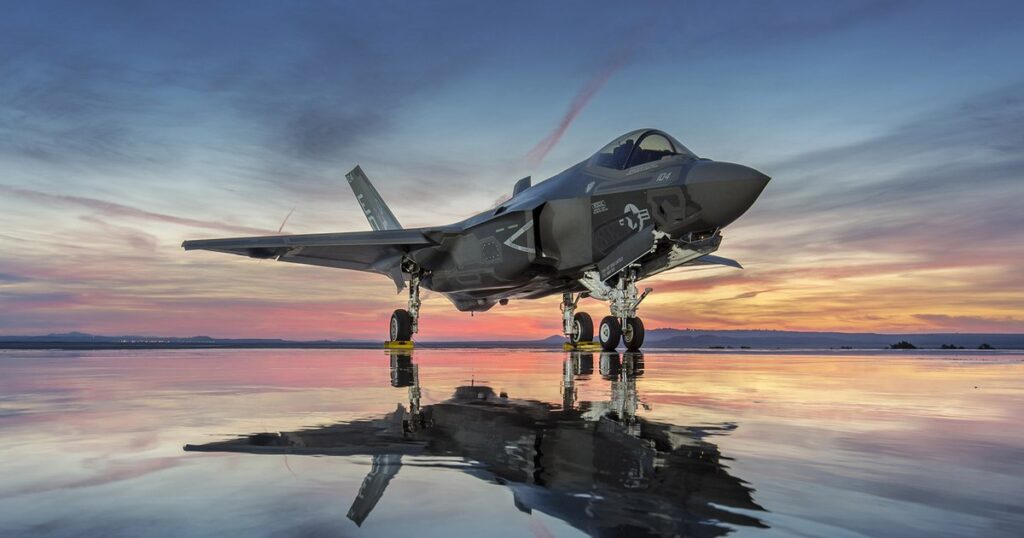 Imagini publicate de armata olandeză arată un marcaj distinctiv pe avionul F-35 care a doborât în premieră drone rusești