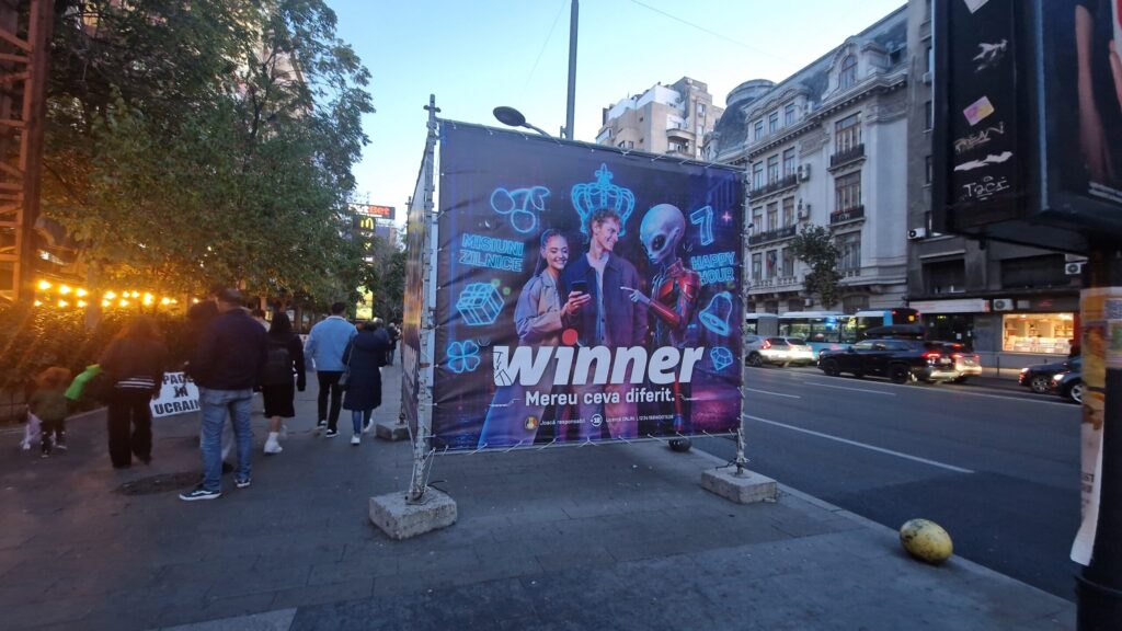 Investigație Cum tolerează primăriile publicitatea ilegală chiar în buricul Bucureștiului. Panourile fac bani, vinovații se pierd printre hârtii Investigație Cum tolerează primăriile publicitatea ilegală chiar în buricul Bucureștiului. Panourile fac bani, vinovații se pierd printre hârtii