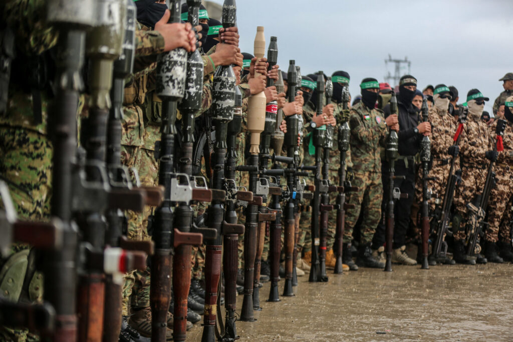 Israelul a lansat mai multe atacuri asupra Fâşiei Gaza, în ciuda armistiţului