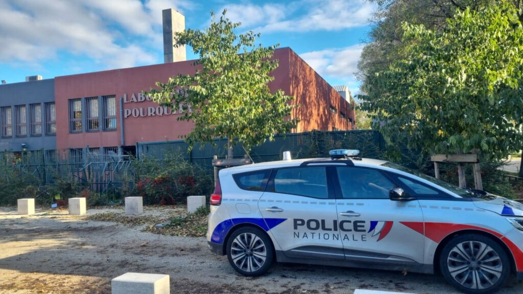 Jaf cu explozibili la un laborator de aur din Lyon, urmat de o urmărire ca-n filme (Video) Jaf cu explozibili la un laborator de aur din Lyon, urmat de o urmărire ca-n filme (Video)