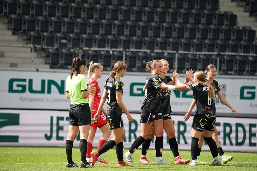 Jucătoare filmate ilegal în vestiar, în Austria Jucătoare filmate pe ascuns în vestiar și la dușuri, în Austria: „Odios, s-a depășit orice limită”