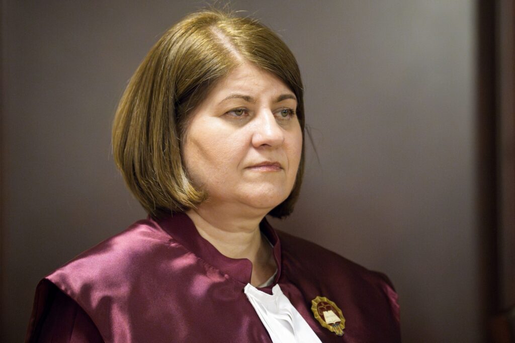 Laura Ștefan, Expert Forum: E greu de înțeles de ce a fost nevoie de două amânări pentru ca judecătorii CCR să constate că nu a fost respectat un termen de 30 de zile - Interviu