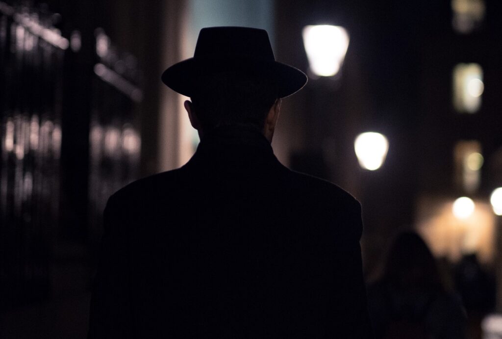 MI5 lansează un rar avertisment către politicieni: Sunt ținte ale spionajului rus și chinez