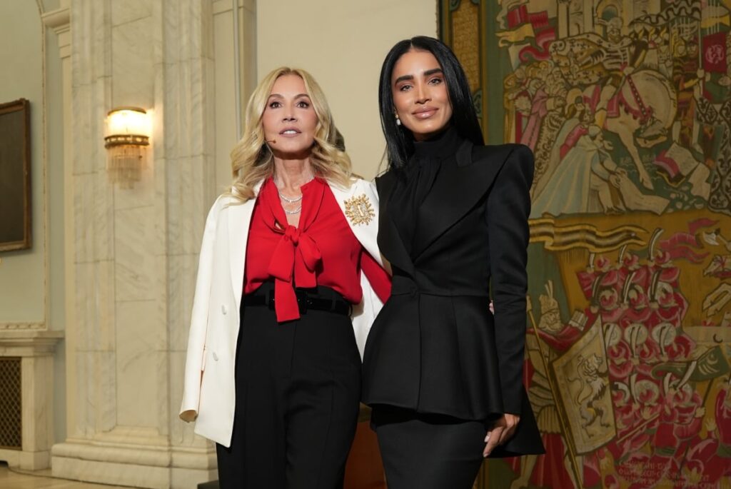 Cum au apărut Mădălina Ghenea și Adelina Pestrițu la Palatul Parlamentului, unde Anastasia Soare și-a lansat cartea: „O femeie care inspiră”