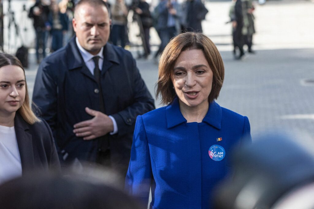 Maia Sandu sosește duminică la Bucureşti. Președinta Moldovei participă la Sfinţirea picturii Catedralei Naţionale Maia Sandu sosește duminică la Bucureşti. Președinta Moldovei participă la Sfinţirea picturii Catedralei Naţionale