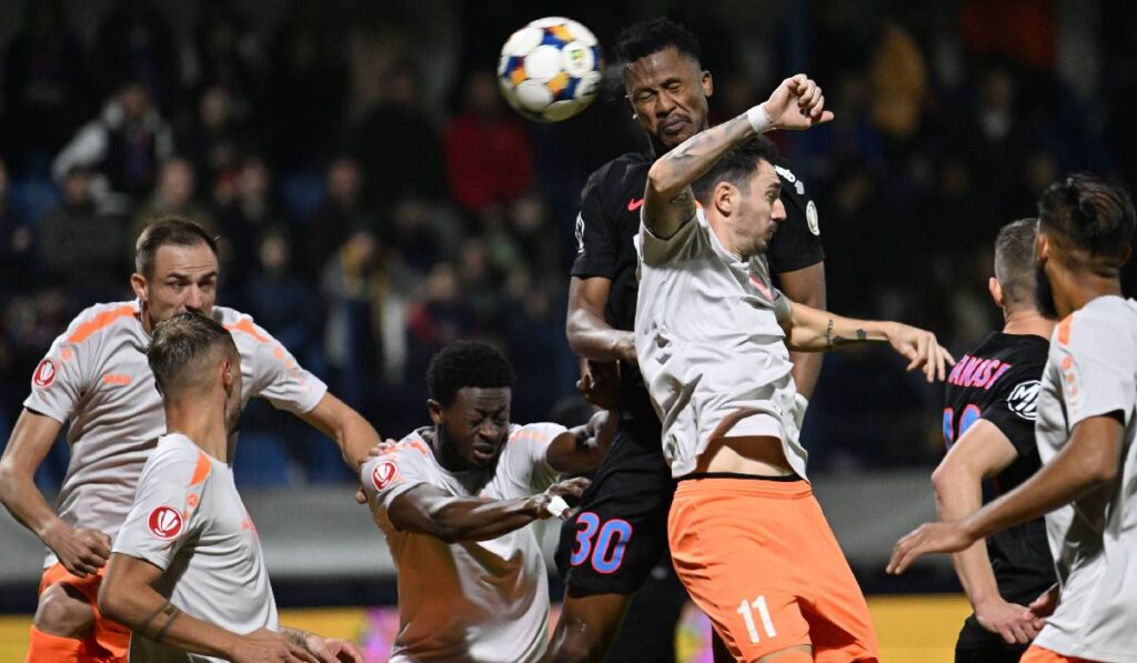 Siyabonga Ngezana, Dragos Ionut Huiban, George Alexandru Caramalau si Aboubacar Camara in meciul de fotbal dintre Metaloglobus Bucuresti si FCSB, contand pentru Superliga Superbet, desfasurat pe Clinceni Arena din Clinceni, sambata 18 octombrie 2025