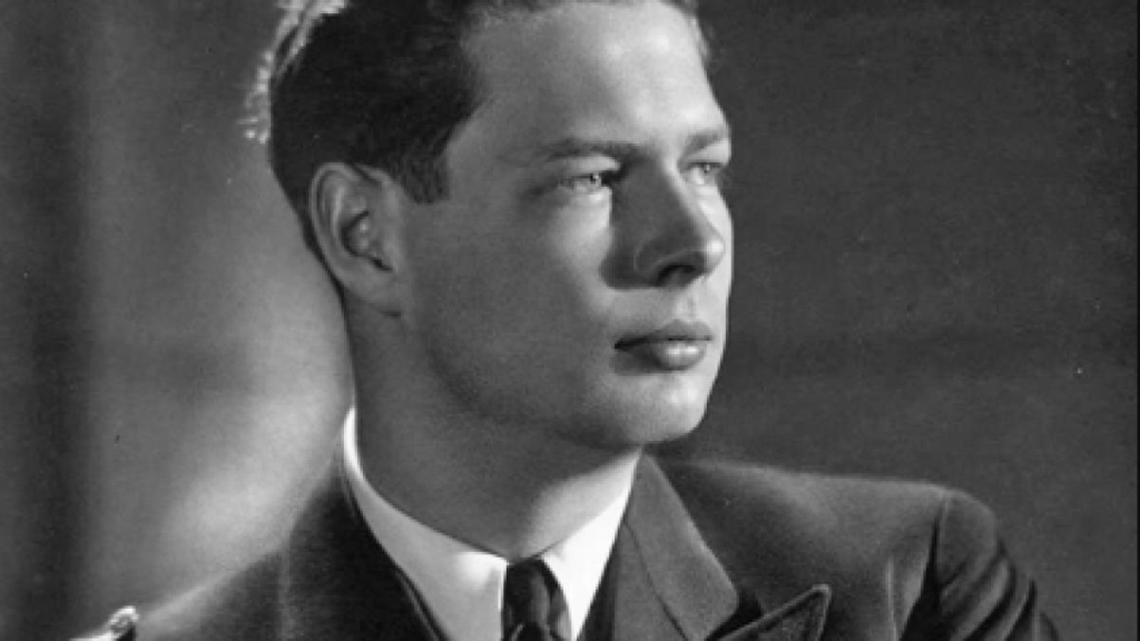 Mihai, regele de porțelan