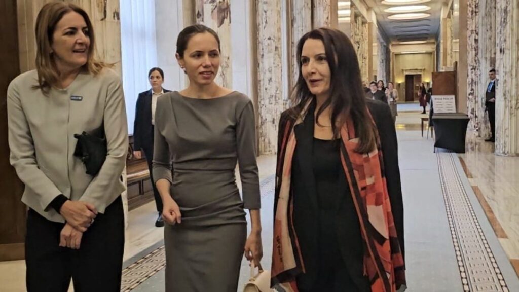 Mirabela Grădinaru, apariție neașteptată la Guvern. Ce a făcut partenera lui Nicușor Dan în Palatul Victoria