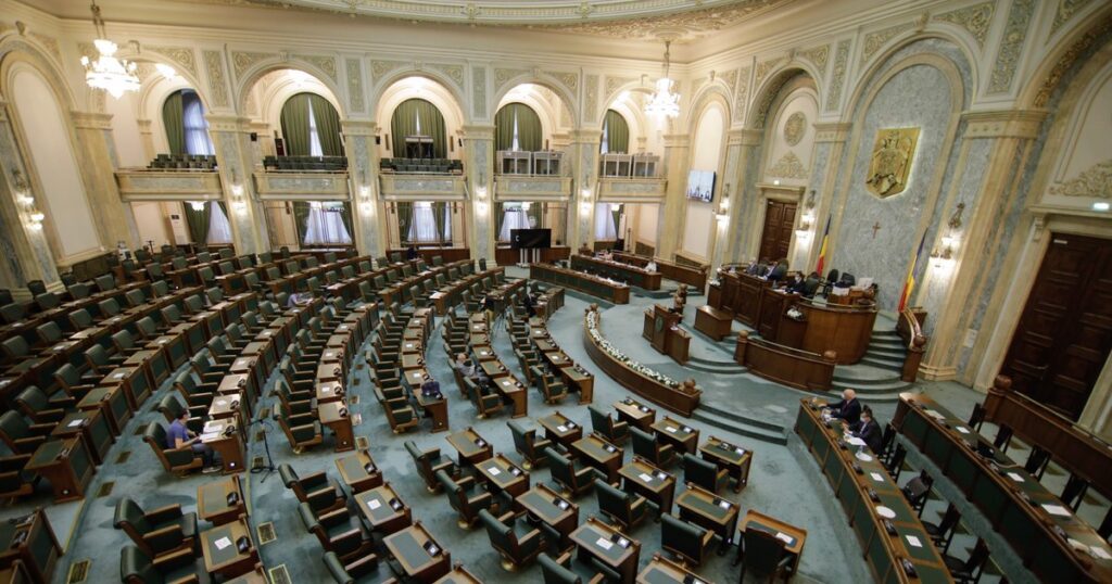Modificări în proiectul pensiilor private. Economist: „Nu facem decât să devalorizăm legea”