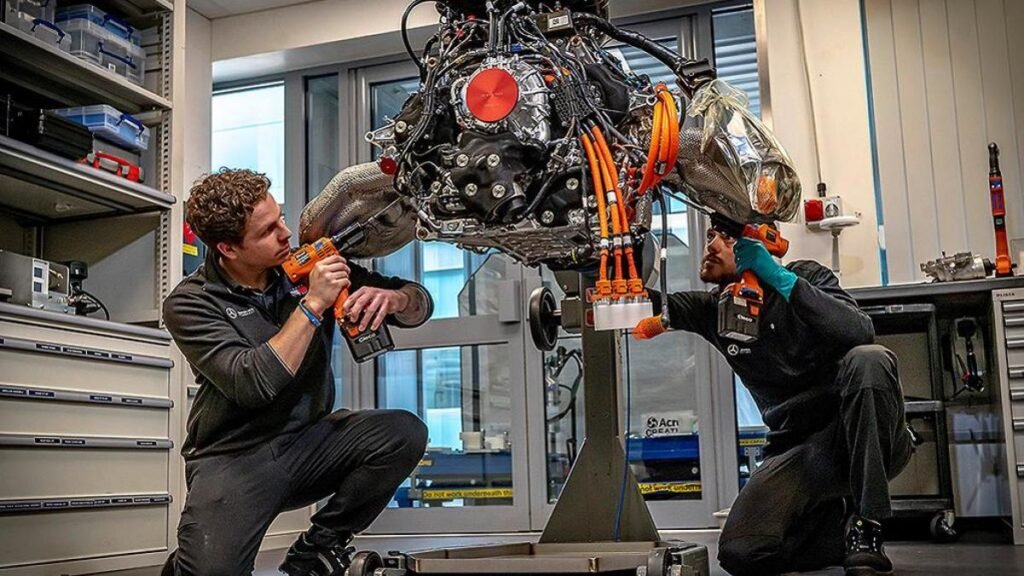 Motorul UE dă rateuri. Va fi doar electric viitorul auto?