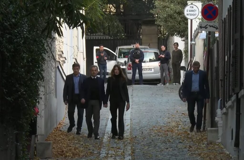 Nicolas Sarkozy, primit cu aplauze de deținuți. Avocatul său a cerut să fie eliberat imediat ce a intrat în închisoare (Video)