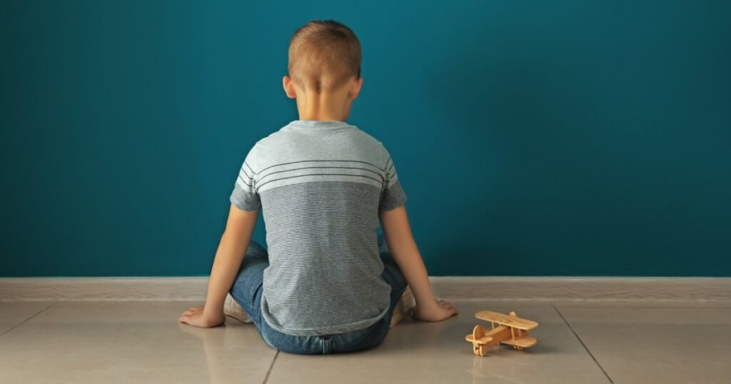 Nouă teorie despre autism. Prețul pe care omenirea îl plătește pentru evoluția prea rapidă a creierului